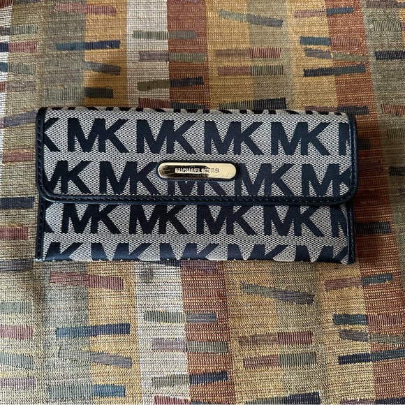 MICHAEL KORS Y2K Signature Mini Shoulder bag with Wallet - Picture 7 of 16